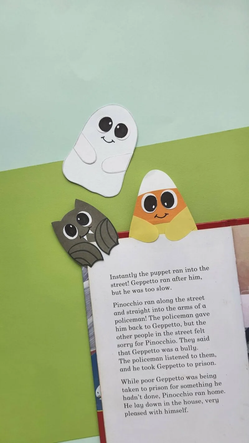 Halloween bookmarks for kids.