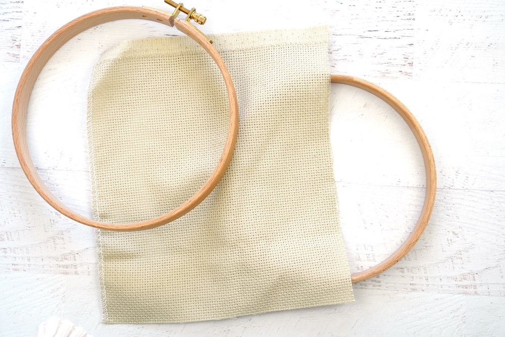 how to use an embroidery hoop for cross stitch