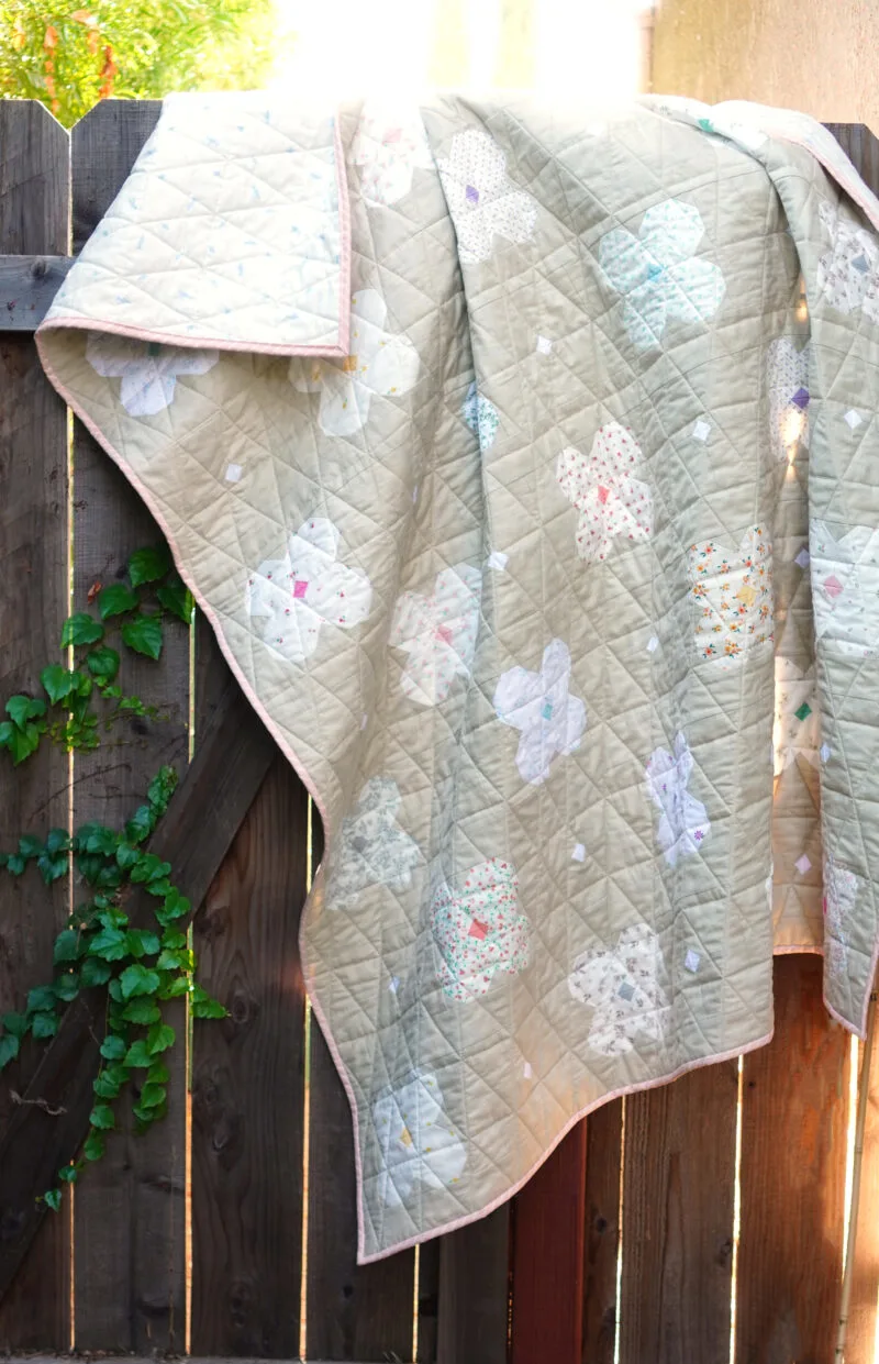 Free flower quilt pattern